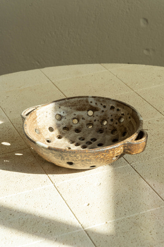 White + Brown Colander